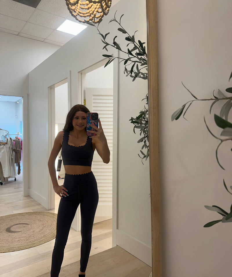 Scallop Edge Leggings