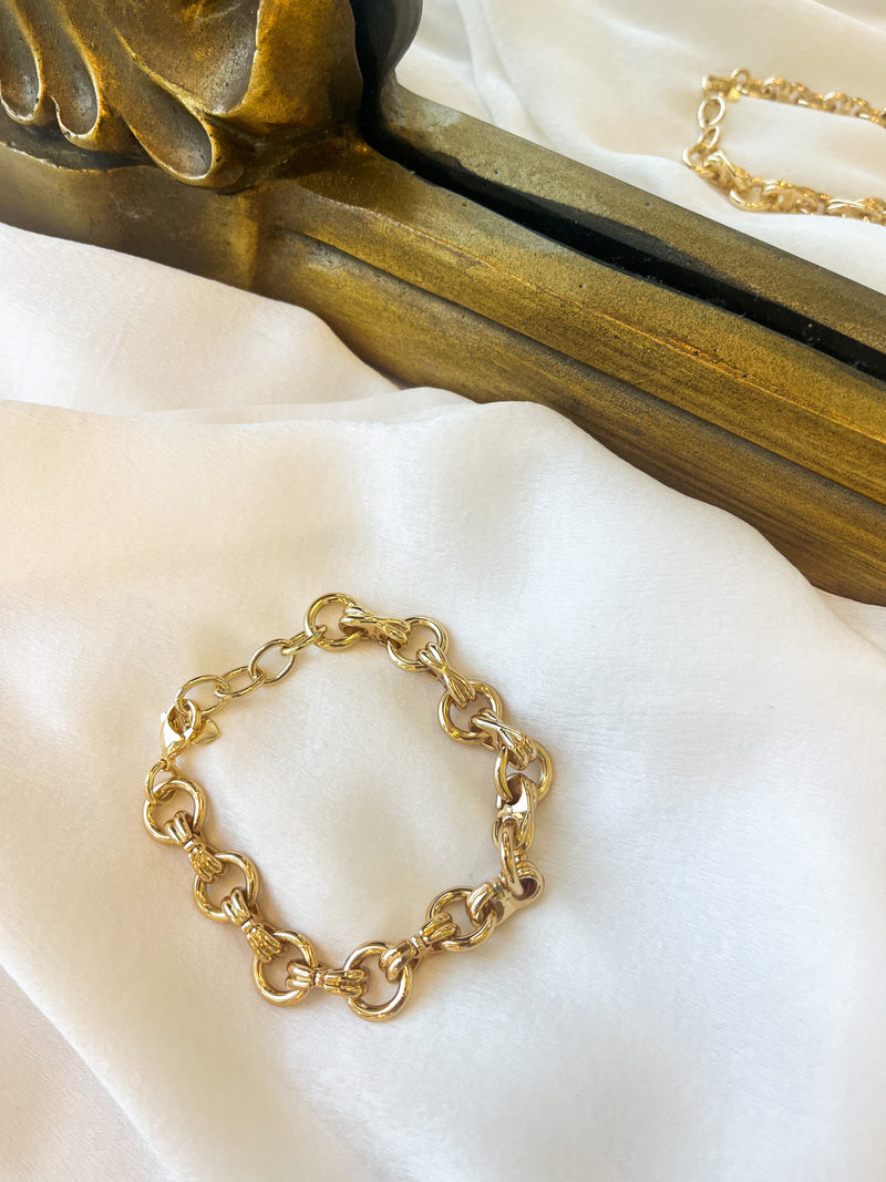 Circle Link Bracelet