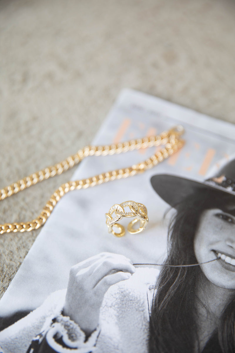 Crystal Link Ring